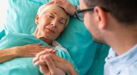 My estranged aunt is in hospice care â how should I say goodbye?